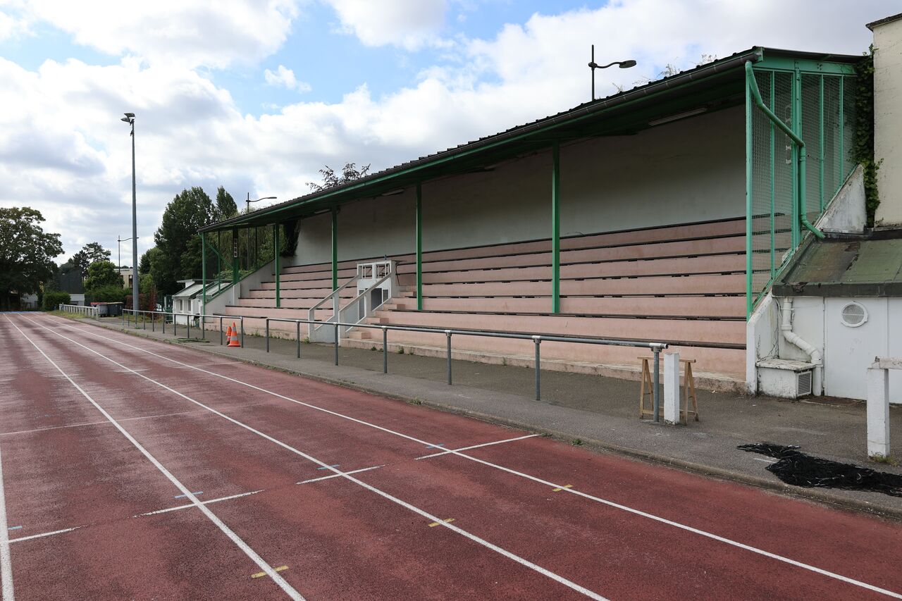 Tribune ancienne de Michaux Ancienne tribune et piste d'athlétisme du stade Michaux